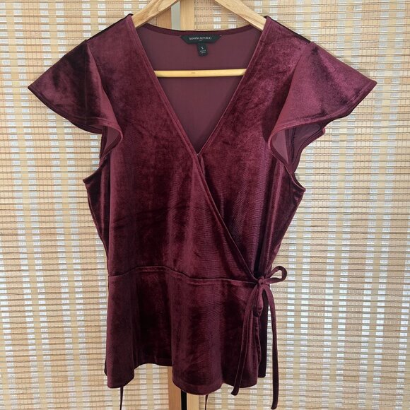 Banana Republic Burgundy Velvet Wrap Top W/ Flutter Sleeves Size S - Picture 5 of 8